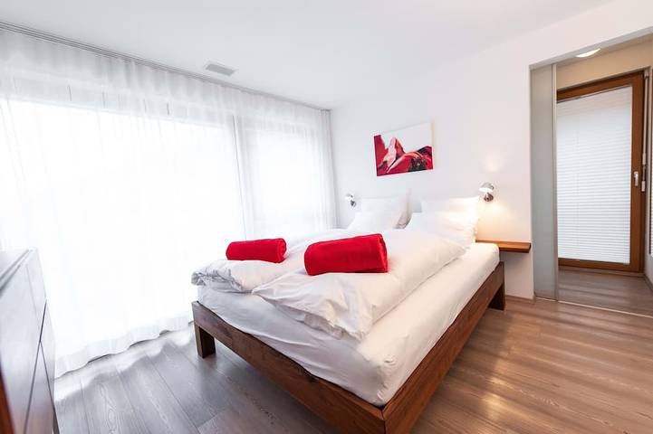 Ganze Wohnung, 6 Min vom Zentrum und der MatterhornParadiseStation, neben Skibushaltestelle in Zermatt, Walliser Alpen