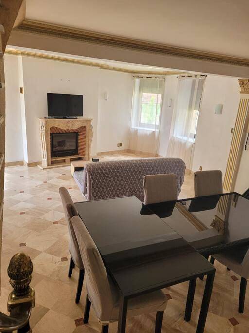 Appartement entier, Two-Bedroom Apartment in Châteaubriant, Région de Châteaubriant