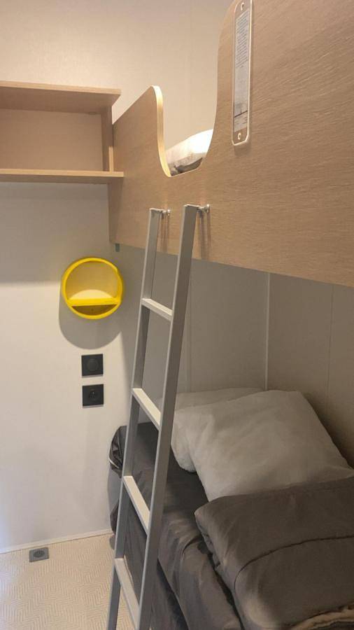 Camping pour 7 personnes, avec jardin et piscine ainsi que bassin pour enfant et jacuzzi, animaux acceptés à Sainte-Marie-la-Mer - 2