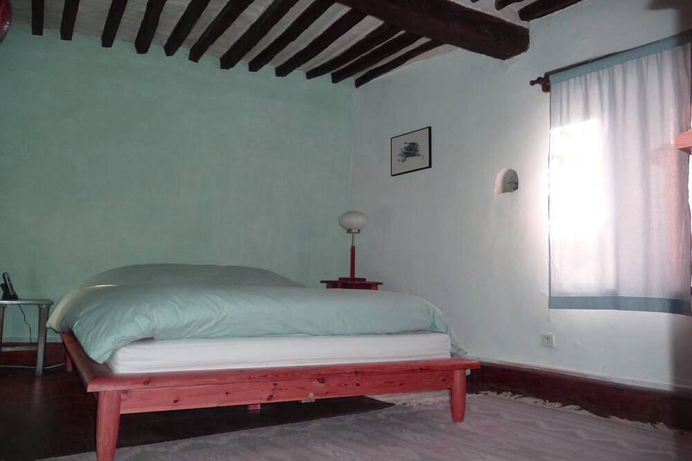 Large character house with private pool, View of the hills in Rustrel, Parc naturel régional du Luberon