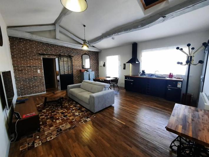 Gîte pour 4 personnes, avec jardin à Aiffres