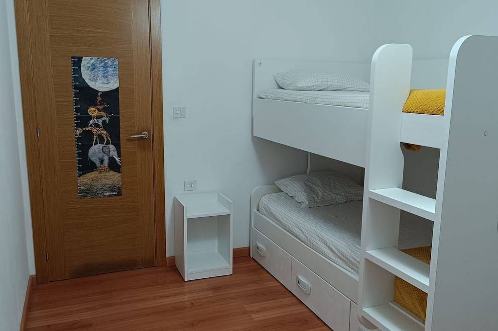 Apartamento entero, Piso familiar en Ordes próximo al camino inglés in Órdenes, Provincia de La Coruña