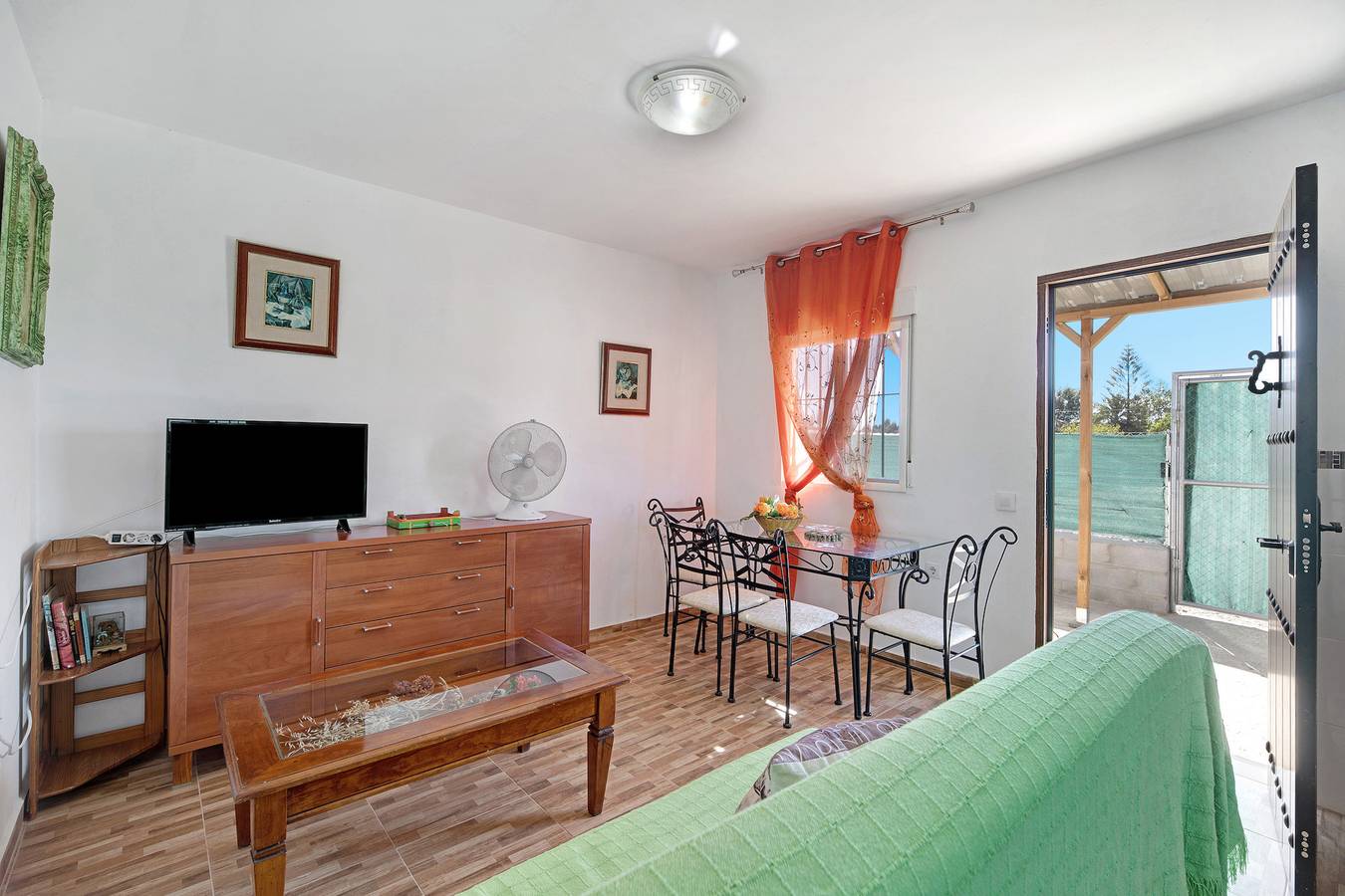 Casa de vacaciones 'Casa Manoli Chiclana 2' con terraza privada in Los Franceses-La Vega, Chiclana de la Frontera