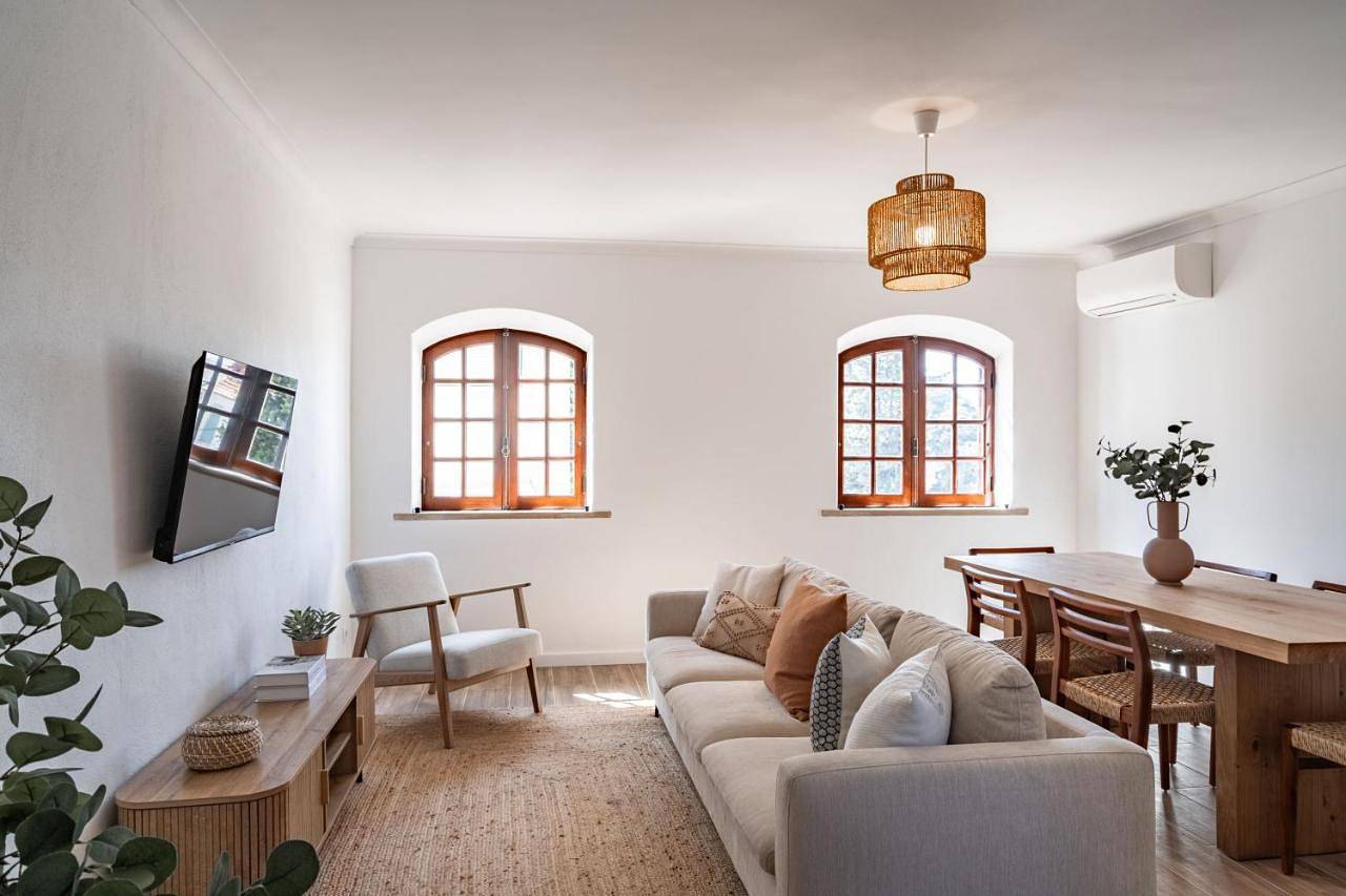Sesimbra Townhouse - 3 bedroom house in Sesimbra center in Praia da Califórnia, Sesimbra
