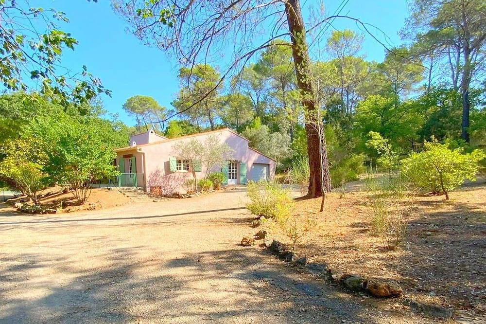 Beautiful villa in the trees with air-con and pool in Les Arcs (Var), Draguignan Region