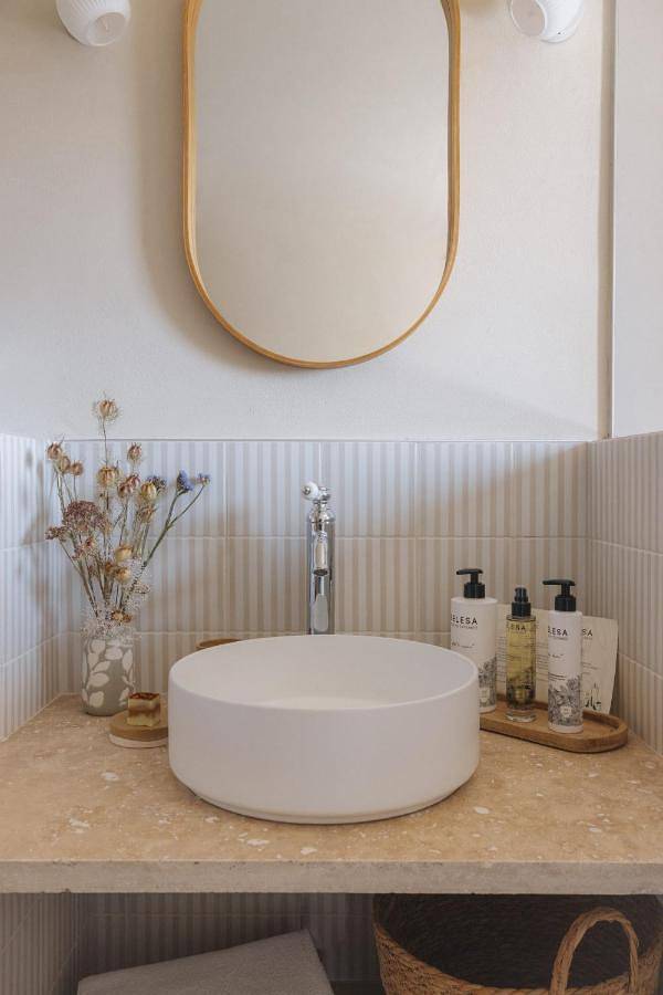 Chambre d’hôte pour 2 personnes, avec vue ainsi que terrasse et piscine, animaux acceptés dans les Parc national des Cévennes - 3