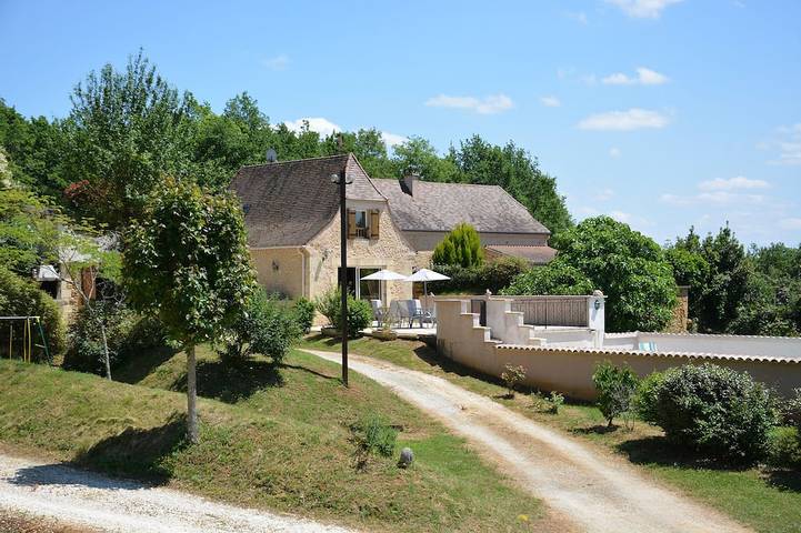 Location de vacances pour 12 personnes, avec jardin à Mauzens-et-Miremont