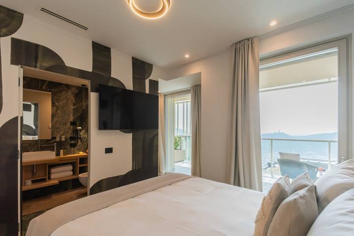 BnB für 2 Personen, mit Balkon und Garten sowie Pool und Ausblick in Como