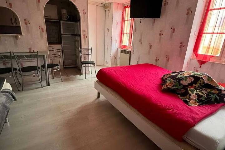 Gîte pour 2 personnes dans Thermes De Neris Les Bains Neris Les Bains - 2