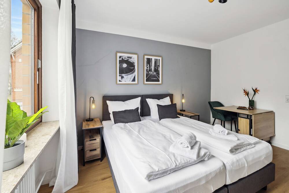 Ganze Wohnung, Renoviert I Zentral I 3-Zi Wohnung | 5 Betten | Ferienwohnung I Balkon & Aufzug in Bad Bevensen, Landkreis Uelzen