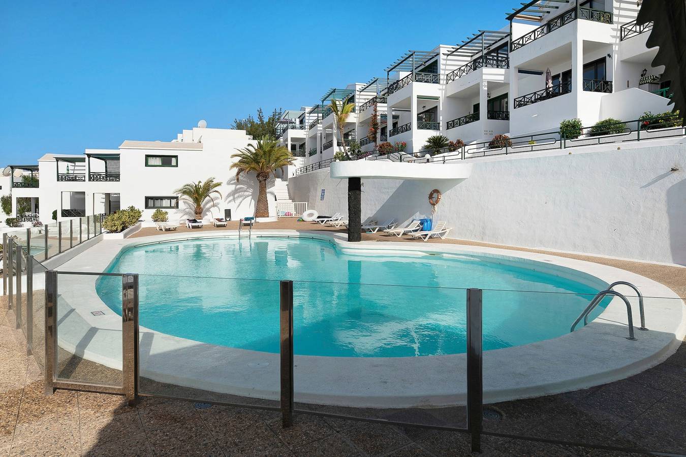 Entire apartment, Vacation Home Portonovo Relax - Puerto del Carmen with Sea View, Shared Pool & Wi-Fi in Puerto del Carmen, Tías