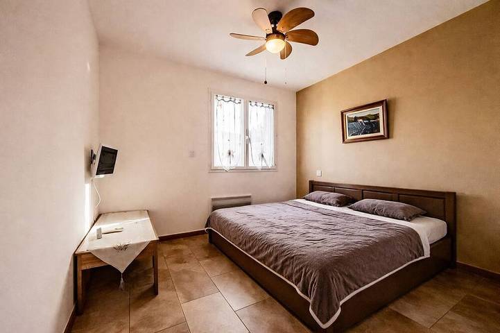 Location de vacances pour 6 personnes, avec jardin et terrasse dans Prunete - 2