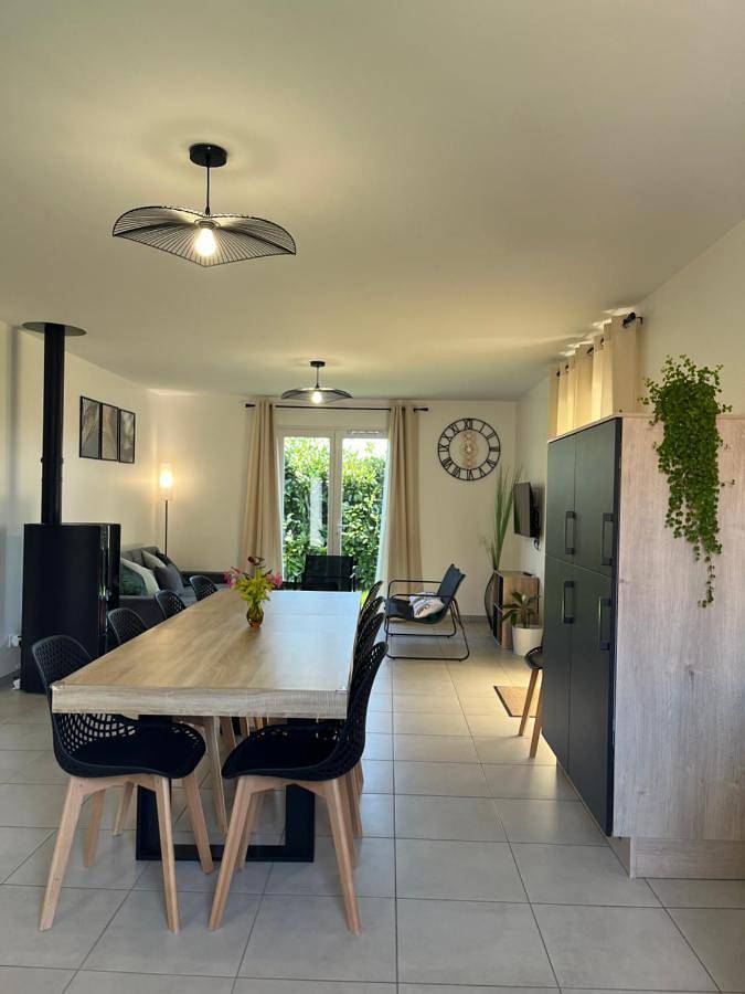 Location de vacances pour 9 personnes, avec jardin et vue à Vendeuvre-du-Poitou