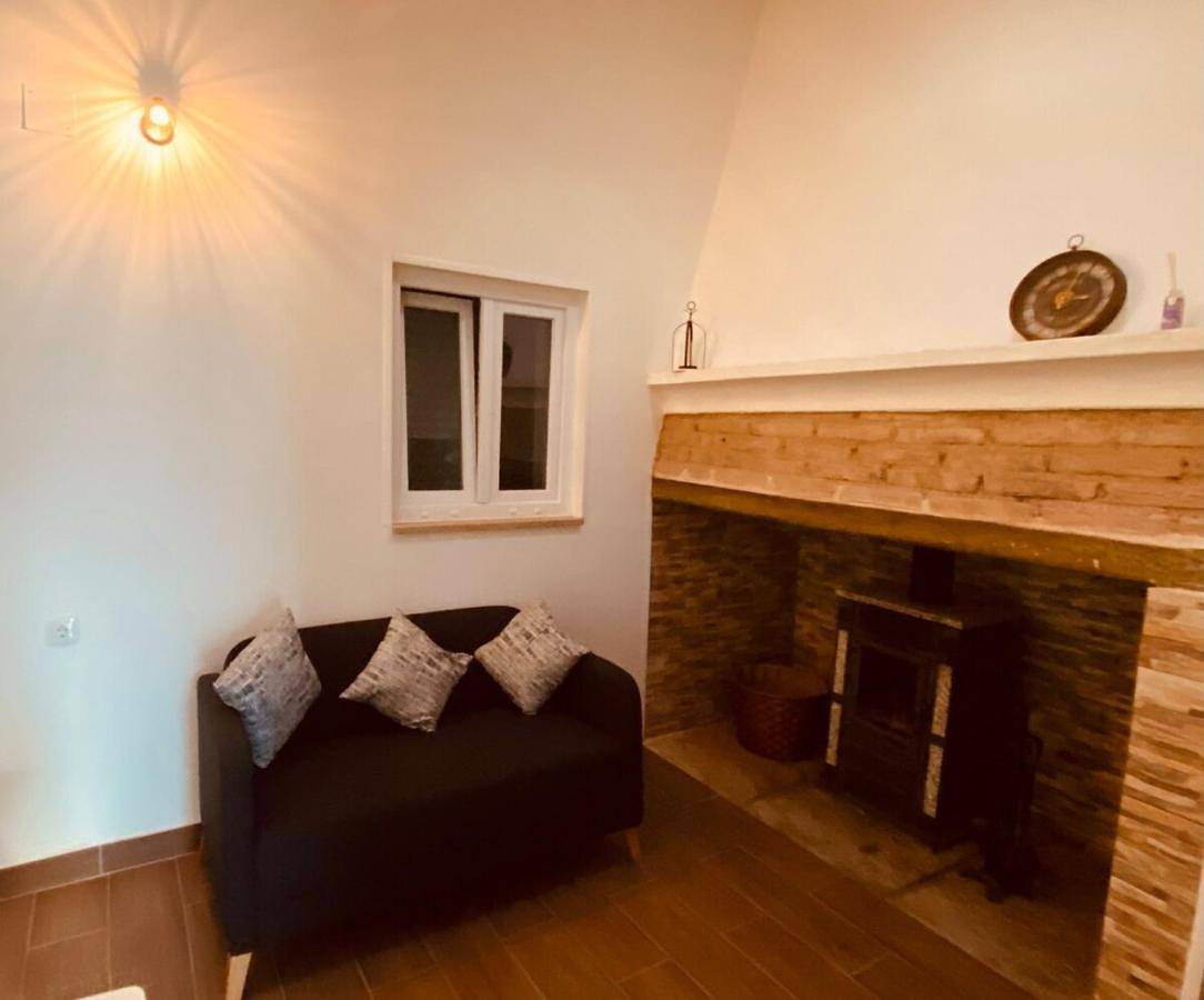 Al Biondi Alentejo Cosy House for 2 with Kitchen and Patio in Comenda, Distrito de Portalegre