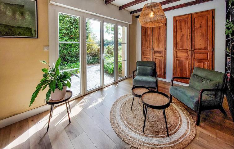 Location de vacances pour 10 personnes, avec jardin ainsi que piscine et terrasse à Ploubezre - 3