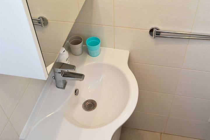 Gîte pour 5 personnes, avec balcon à Tribunj - 4