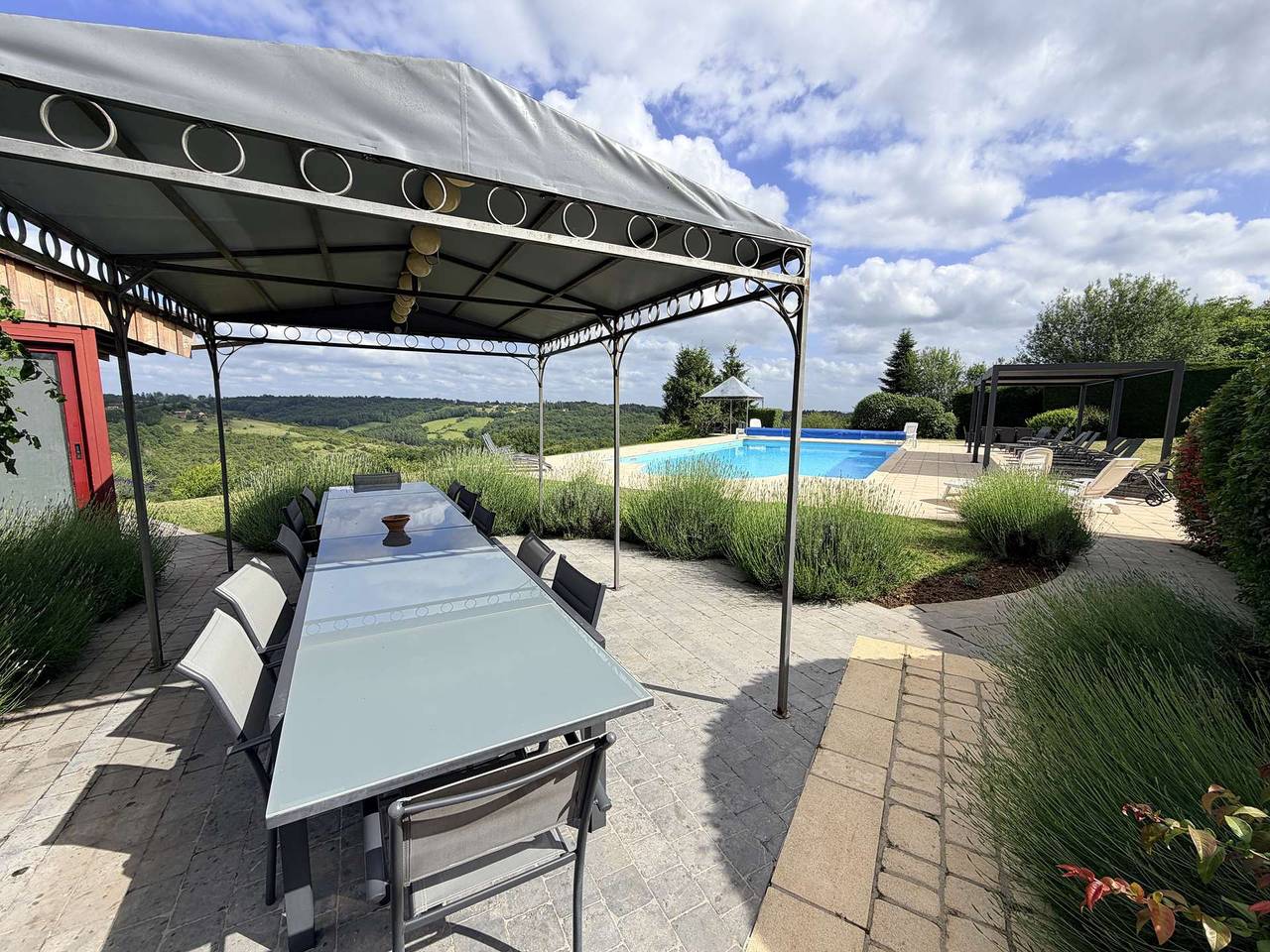 Apartamento vacacional entero, Apartamento de vacaciones para 18 personas con piscina in Rouffignac-Saint-Cernin-de-Reilhac, Périgord Noir