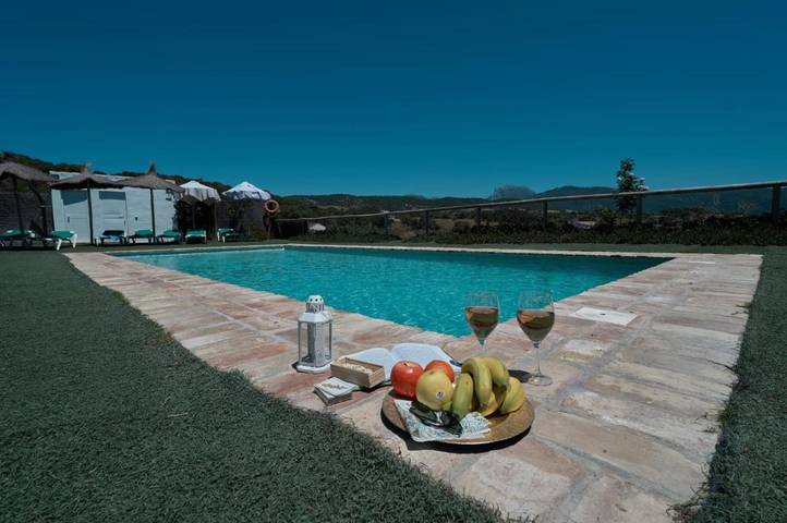 Chalet para 18 personas, con piscina además de jardín y vistas - 1