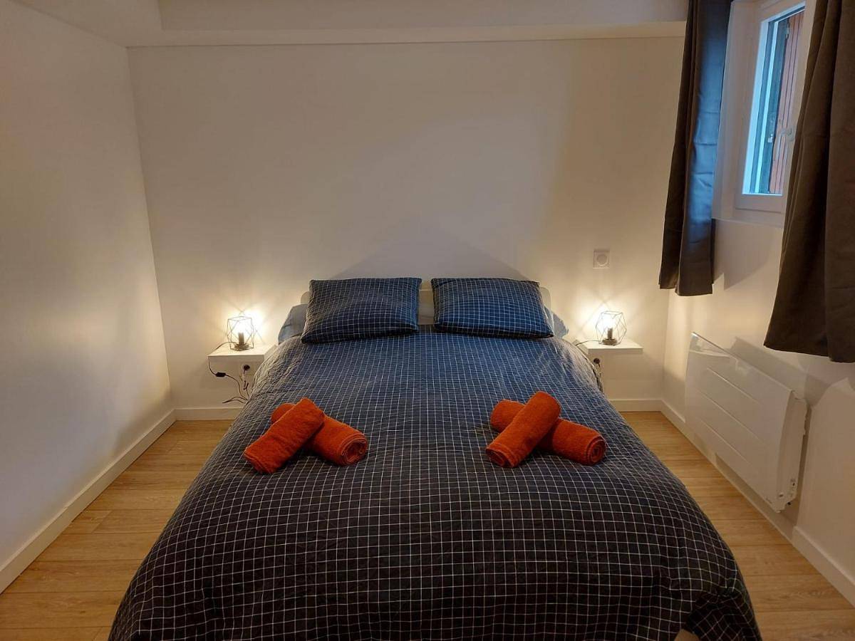 Appartement entier, One-Bedroom Apartment in Épinay-sur-Orge, Essonne
