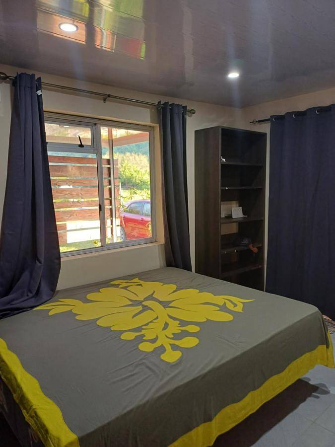 Gîte pour 4 personnes, avec terrasse dans Fare - 3