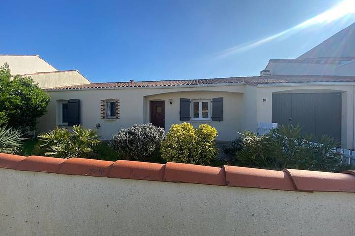 Location de vacances pour 6 personnes, avec piscine et jardin, animaux acceptés dans Plage du Phare (La Tranche-sur-Mer)