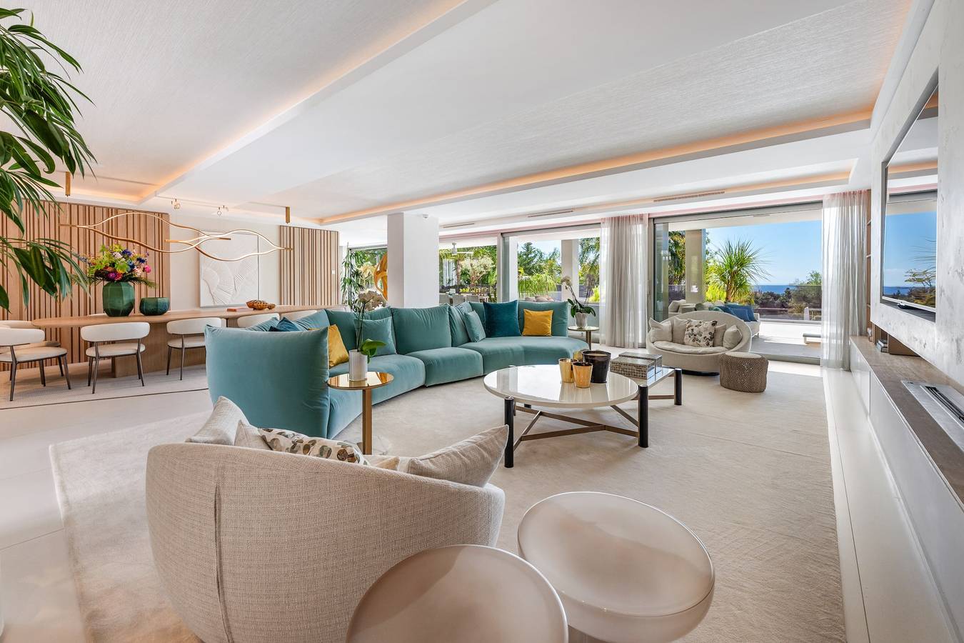 Villa for 16 people with terrace in Marbella West, Marbella