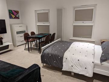 Holiday Apartment for 5 People in Waltham Forest, London, Photo 2