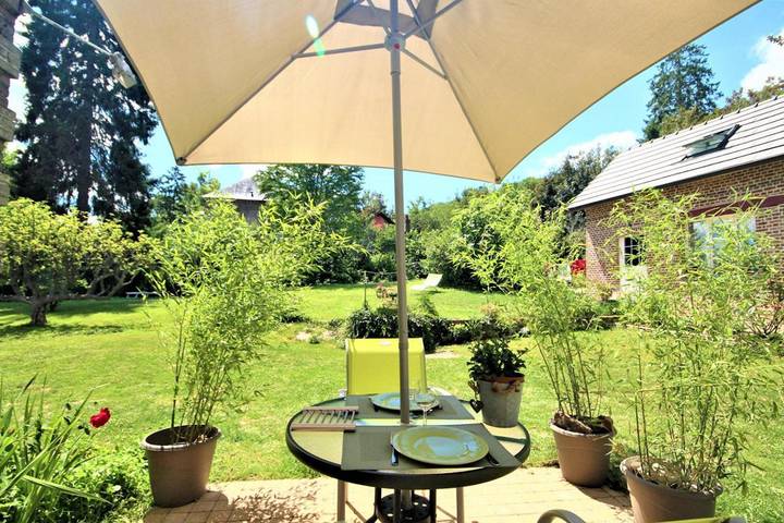 Gîte pour 2 personnes, avec terrasse et jardin