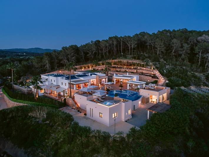 Ferienhaus für 12 Personen, mit Garten und Sauna