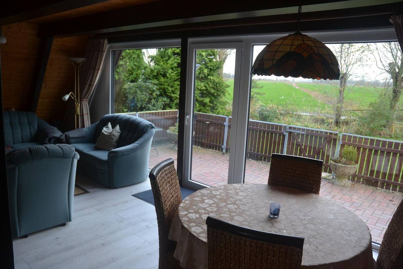 Nurdachhaus in Randlage mit Weitblick im Ferienpark Fedderwardersiel. in Fedderwardersiel, Butjadingen