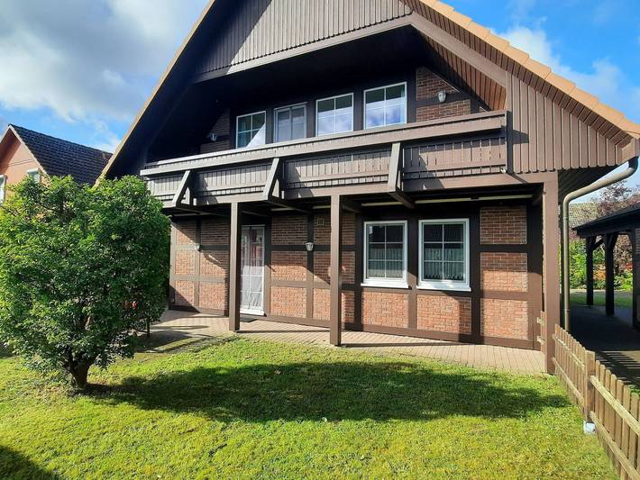 Ferienwohnung für 5 Personen, mit Balkon und Terrasse sowie Garten in Mölschow