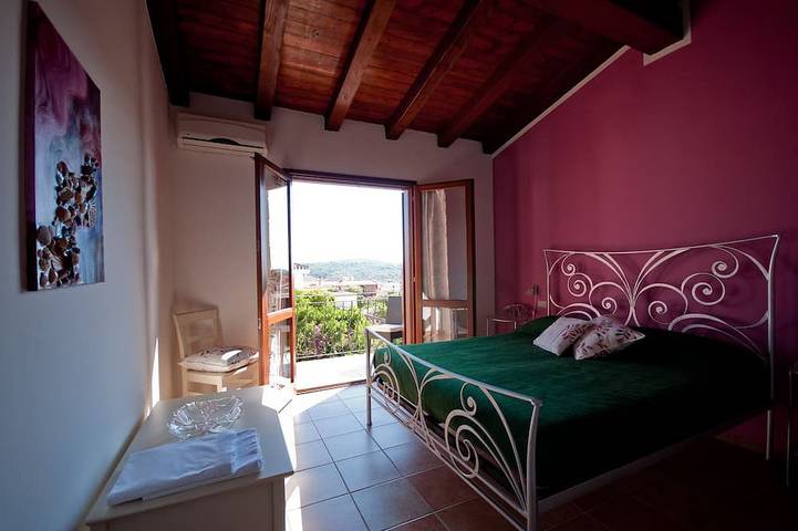 Gîte pour 5 personnes, avec balcon à Monte Petrosu - 4