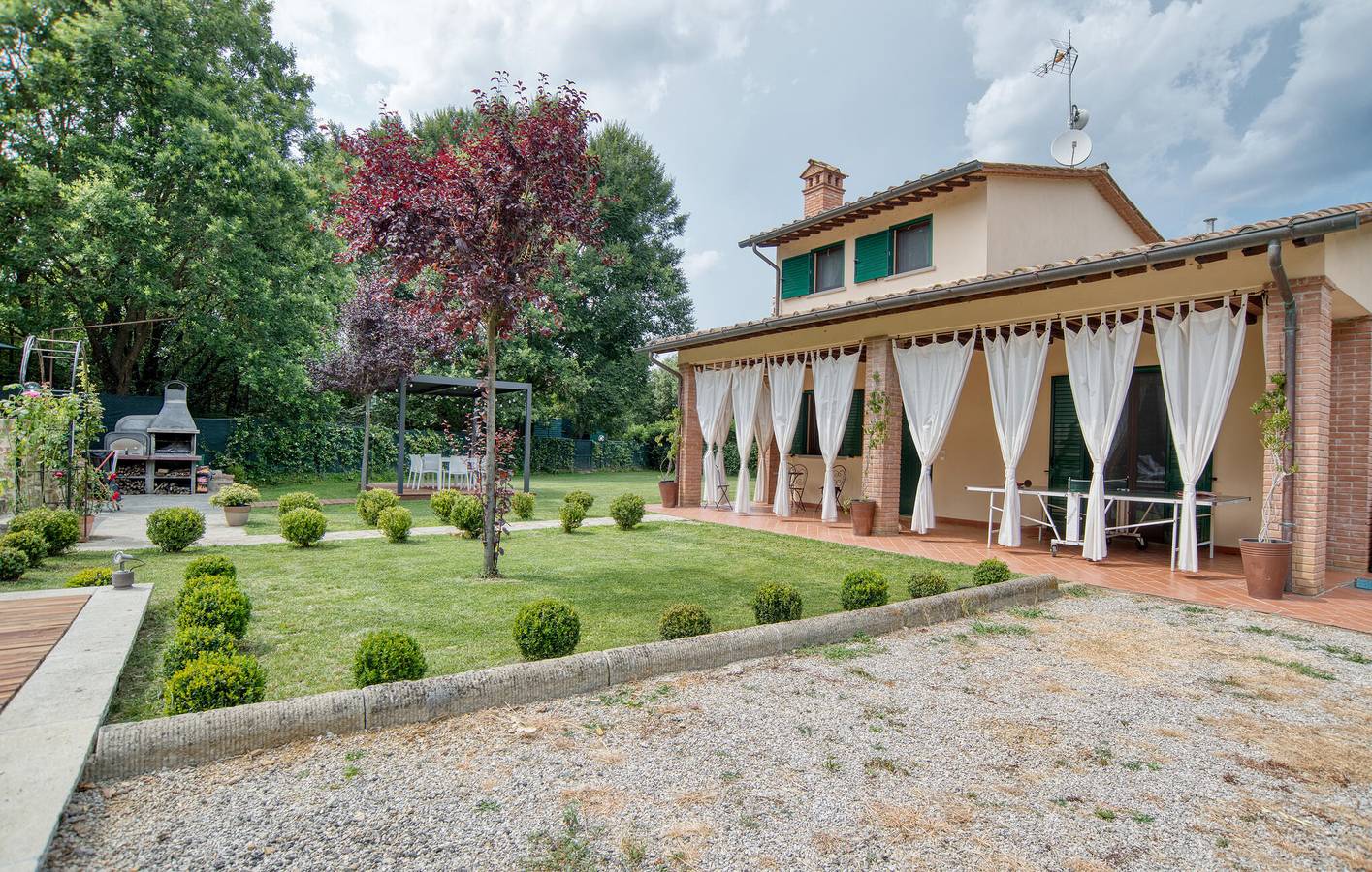 Geräumige 220 sqft Wohnung mit AC, Pool, Parkplatz & Internet in Castiglion Fiorentino, Arezzo Provinz