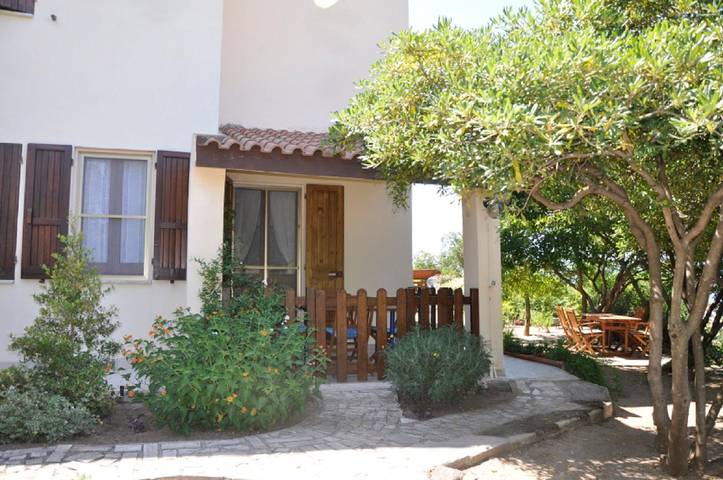 Appartamento per 4 persone, con terrazza e piscina nonché giardino in Castelsardo