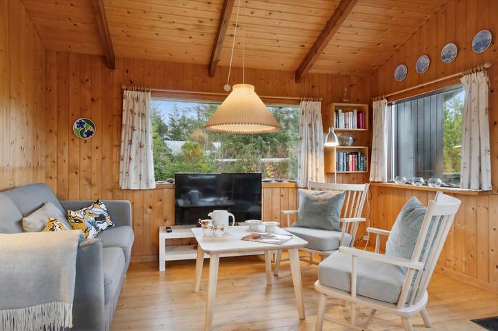 Beautiful home in Fjerritslev w/ WiFi and 2 Bedrooms in Thorup Strand, Jammerbugt