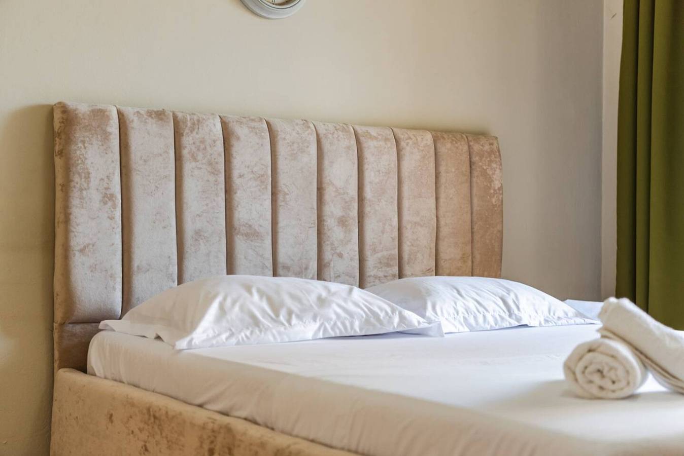 Ganze Wohnung, Ferienwohnung für 6 Personen mit Balkon in Tiranë, Albanien