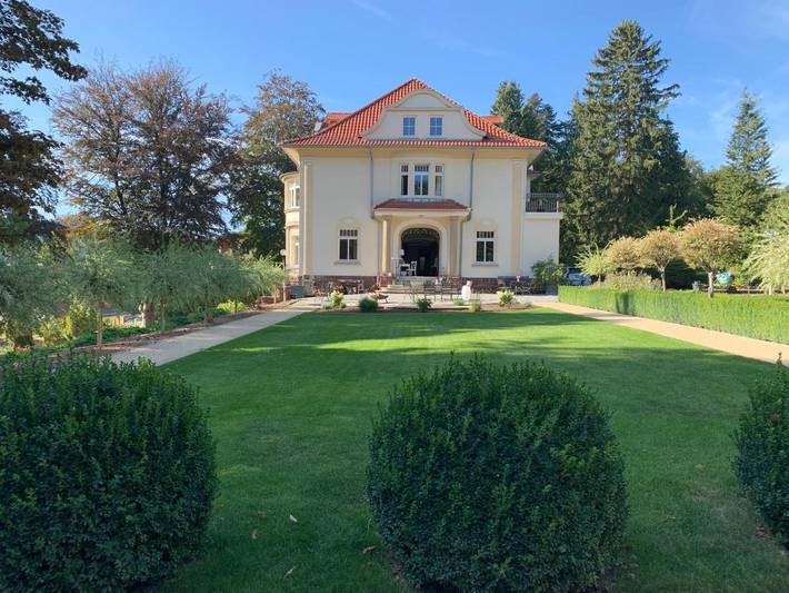 Ferienwohnung für 4 Personen, mit Terrasse und Garten sowie Sauna und Ausblick in Friedrichroda