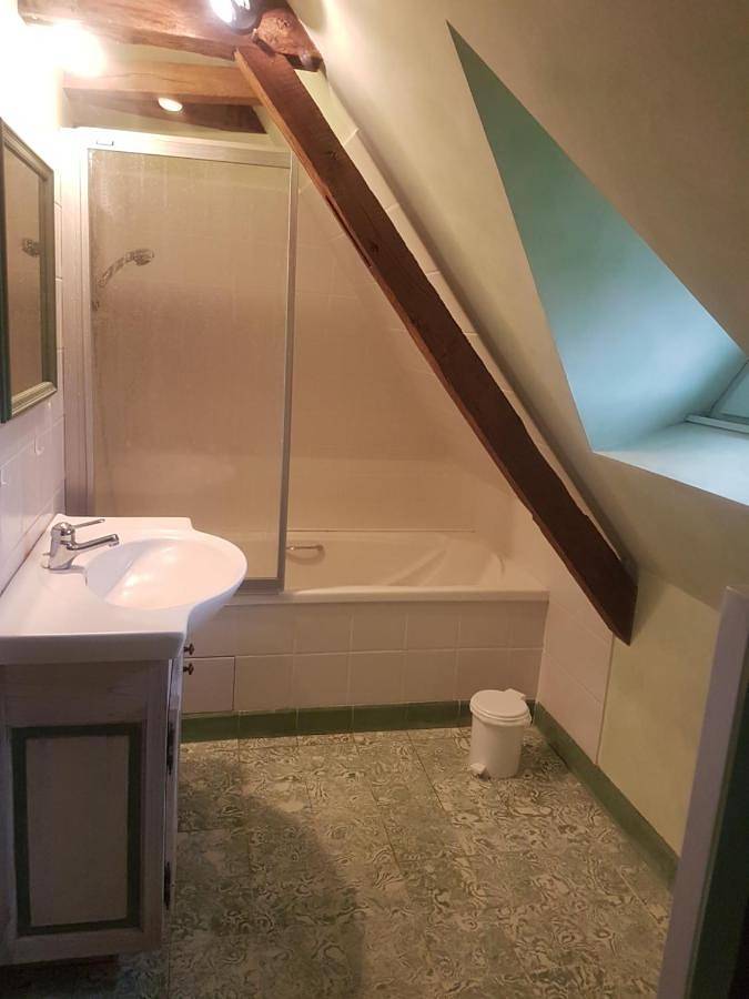 Twin Room with Private Bathroom in Sarrazac, Périgord Vert