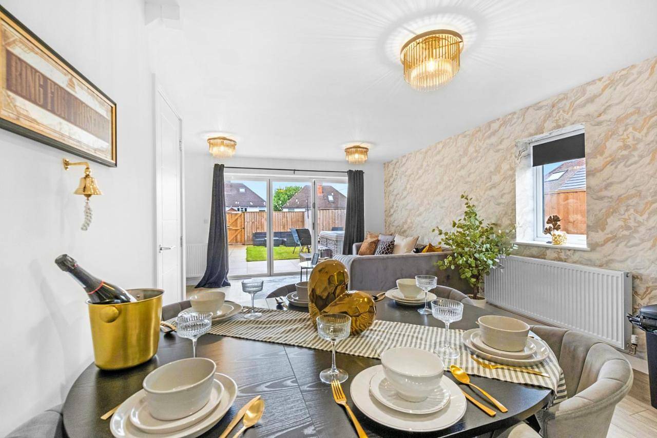 Three-Bedroom Holiday Home in Worcester, Worcestershire
