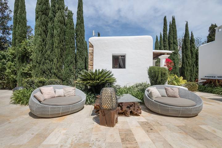 Beautiful luxury villa in Ibiza with Wi-Fi and air conditioning in Santa Eulària des Riu, East Ibiza