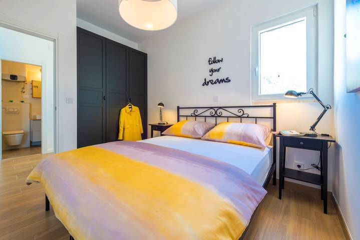 Entire apartment, Apartments Maris-Two Bedroom Apartment with Terrace and Sea View-address Plat  21 in Plat, Dubrovnik-Neretva