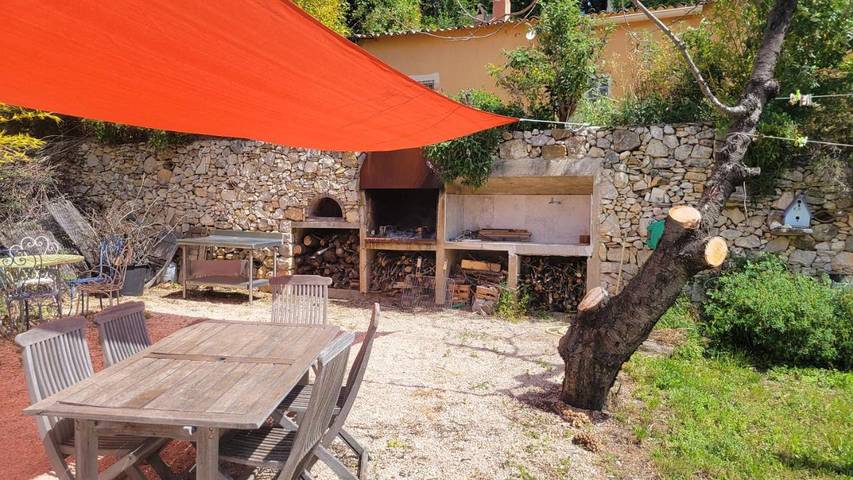 Location de vacances pour 12 personnes, avec vue ainsi que jardin et piscine, animaux acceptés à Roquevaire - 2