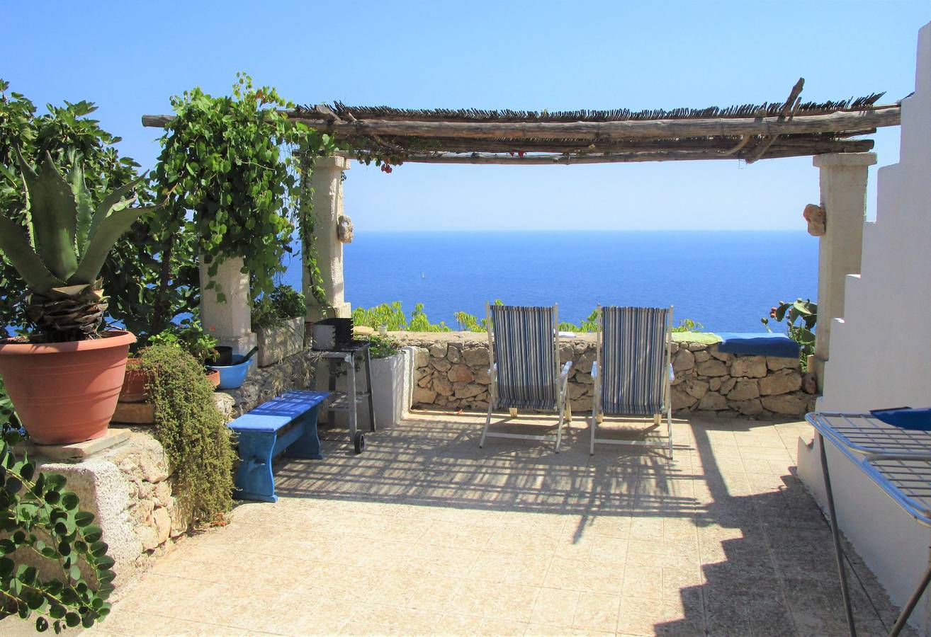 Steinhäuschen mit fantastischem Meerblick (B) in Gagliano del Capo, Lecce Provinz