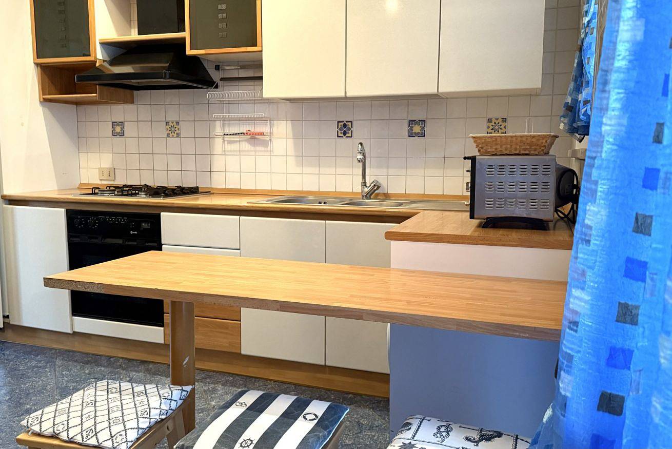 Ganze Wohnung, M244 - Marcelli, three-room apartment with terrace 150m from the sea in Marcelli, Riviera del Conero