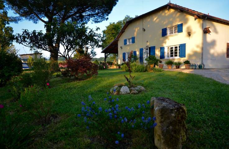 Gîte pour 6 personnes, avec jardin ainsi que terrasse et piscine - 1