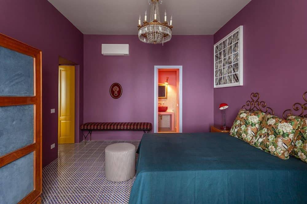 Villa Esotica - Sei Camere da Letto Villa, Ospiti Massimo 12 in Malfa, Salina