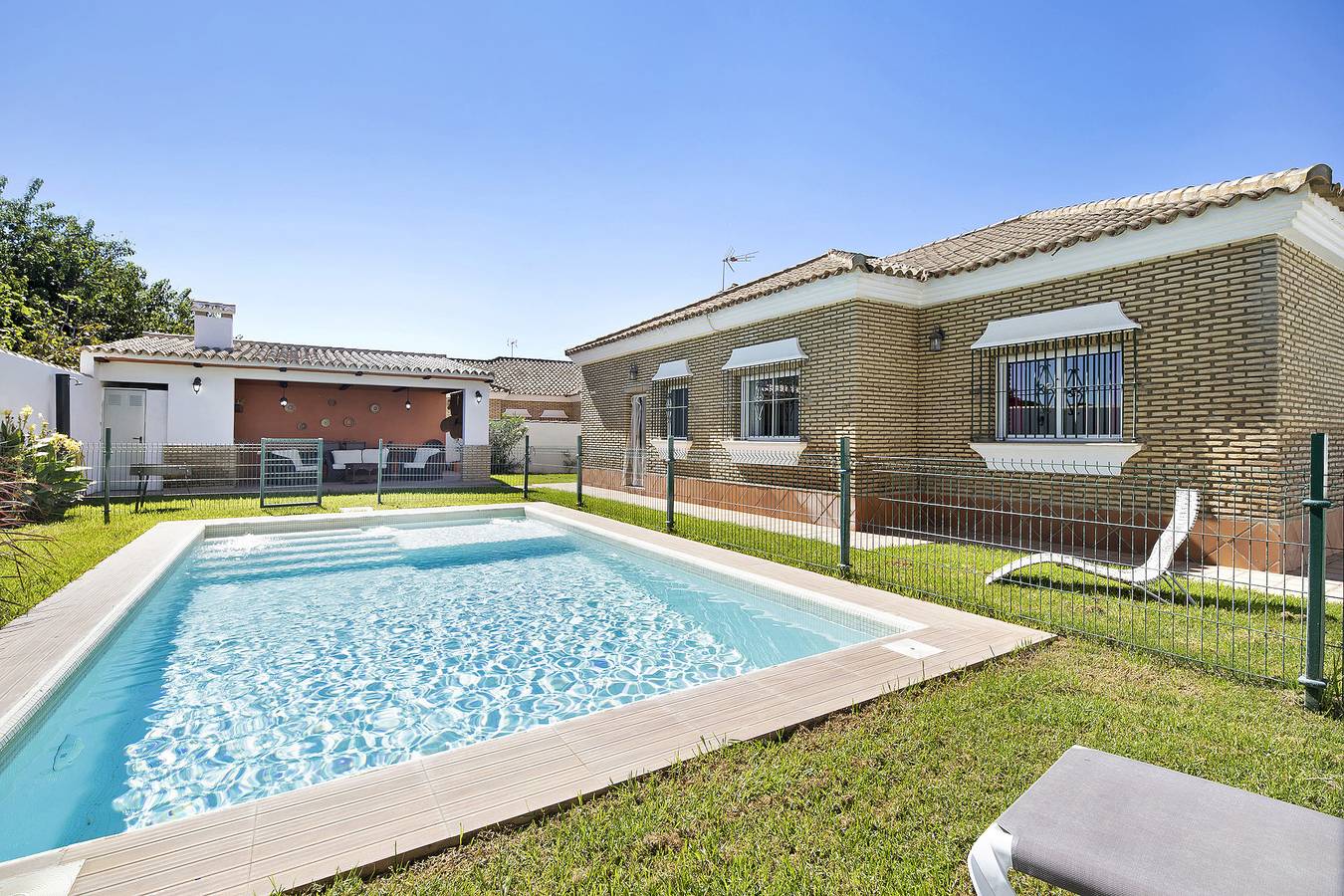 Casa de vacaciones Olivos 1b que admite mascotas, con piscina y Wi-Fi in Chiclana de la Frontera, Costa de la Luz