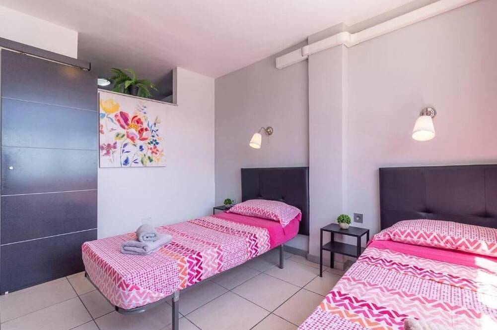 Entire apartment, Central apartment close to everything with swimming pool and parking. in Maspalomas, San Bartolomé de Tirajana