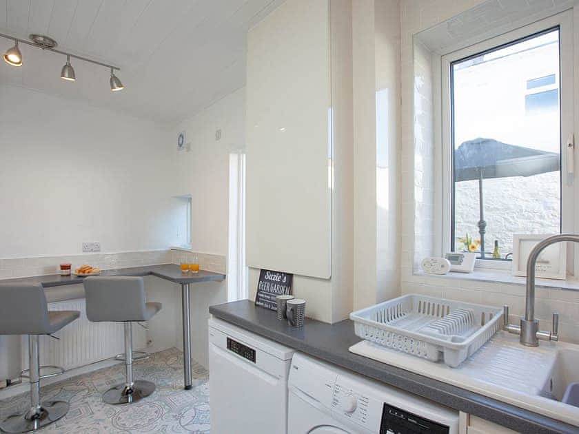 Torquay - House - Sleeps 6 - Pet Friendly in Torquay, Torbay