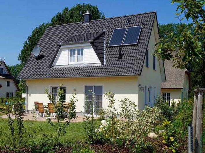 Ferienhaus mit meerblick für 6 Personen, mit Terrasse und Garten sowie Sauna in Glowe